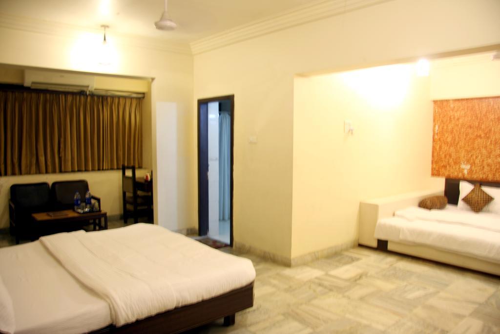 Hotel Jawahar Ulhasnagar Exterior photo